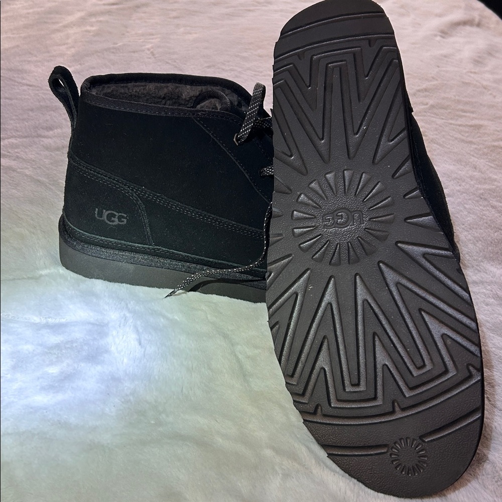 Men’s UGG Boots - Picture 4 of 5